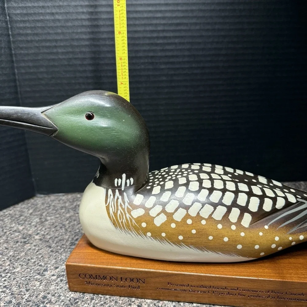 Common‎ Loon Minnesota State Bird Hand Painted Wood Duck Carving Commemorative
